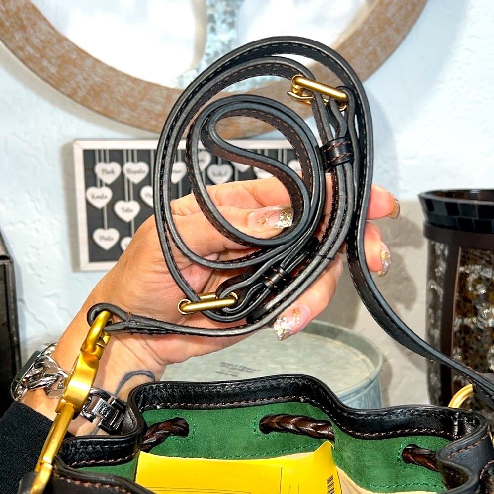 ❣️NWT Dooney & Bourke Mini Hattie Crossbody Bag - Picture 12 of 14